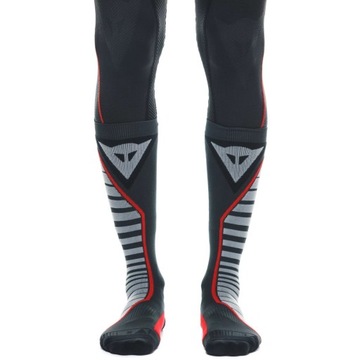 Длинные черные/красные носки Dainese THERMO, размеры 42–44.