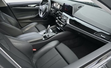 BMW Seria 5 G30-G31 Touring 520d 190KM 2020 BMW Seria 5 2,0D 190 KM X-DRIVE Full Led Nawigacja SPORT-LINE 2.0 Diesel, zdjęcie 21