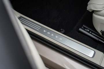 Volvo V90 II Plug-In Facelifting 2.0 T8 Plug-In Hybrid 455KM 2025 Volvo V90 Ultra Dark T8 AWD Plug-in hybrid (310 +, zdjęcie 17