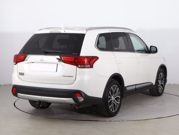 Mitsubishi Outlander III SUV Facelifting 2015 2.0 MIVEC 150KM 2016 Mitsubishi Outlander 2.0, Salon Polska, zdjęcie 4