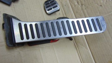 НАКЛАДКИ НА ПЕДАЛИ VW GOLF V GTI ОРИГИНАЛЬНОЕ РУКОВОДСТВО