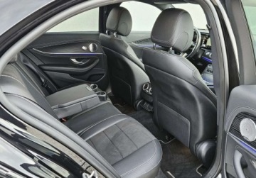 Mercedes Klasa E W213 Limuzyna 2.0 220d 194KM 2020 Mercedes-Benz Klasa E AMG Bogata Wersja 2021r Salon Polska SERWISOWANY Ory, zdjęcie 9