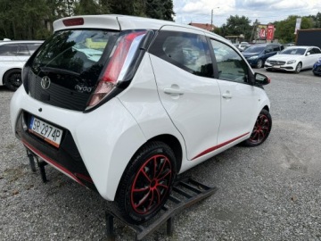 Toyota Aygo II Hatchback 5d 1.0 VVT-i 69KM 2014 Toyota Aygo Salon Polska . Kamera cofania. Ledy, zdjęcie 5