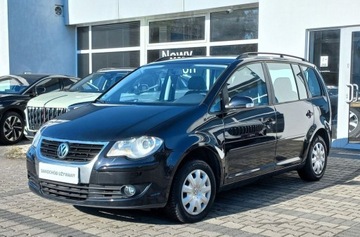 Volkswagen Touran I 1.6 102KM 2009 Volkswagen Touran 1,6 MPI 102kM Klimatronik,Tempomat,7 miejsc 1.6 Benzyna, zdjęcie 2