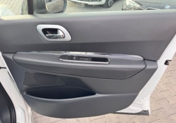 Peugeot 3008 II Crossover 1.2 PureTech 130KM 2017 Peugeot 3008 bezwypadekserwis aso1wlascicielALLUR BIZNES 1.2 Benzyna, zdjęcie 22