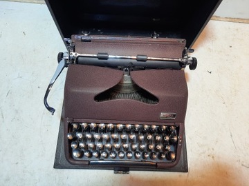 ПИШУЩАЯ МАШИНКА ГРОМА (B434)