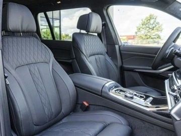 BMW X7 SUV Facelifting 3.0 40d 352KM 2025 BMW X7 xDrive40d Individual Edition Suv 3.0 (352KM) 2025, zdjęcie 11