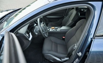 Volvo V60 II  2021 Volvo V60 Volvo V60 B3 B Geartronic Momentum Pro 2.0 Benzyna 163KM, zdjęcie 19
