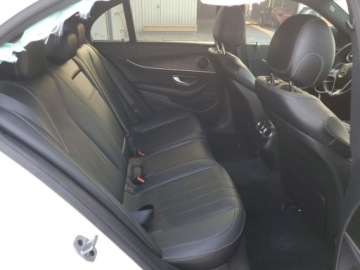 Mercedes Klasa E W214 2023 Mercedes-Benz Klasa E 350 2023 2.0l 2.0 Benzyna 255KM, zdjęcie 10