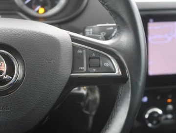 Skoda Octavia III Liftback Facelifting 1.5 TSI ACT 150KM 2019 Skoda Octavia 1.5 TSI, Salon Polska, DSG, Navi, zdjęcie 16