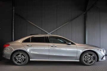 Mercedes Klasa A W177/V177 Sedan Plug-In Facelifting 1.3 250e 218KM 2023 MERCEDES-BENZ A Klasa 250 e AMG Line 1.3 (218KM) 2023, zdjęcie 2