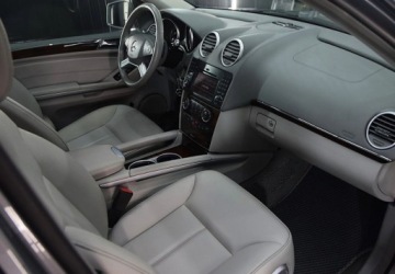 Mercedes Klasa GL X164 2011 Mercedes-Benz GL 4matic _ 3.0 diesel _ 211 KM 3.0 Diesel 211KM, zdjęcie 6