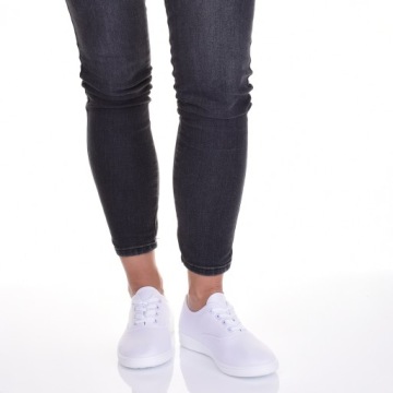 ТКАНЕВЫЕ КРОССОВКИ БЕЛЫЕ НА ШНУРОВКЕ ЖЕНСКИЕ КРОССОВКИ НА РЕЗИНОВОЙ ПОДОШВЕ