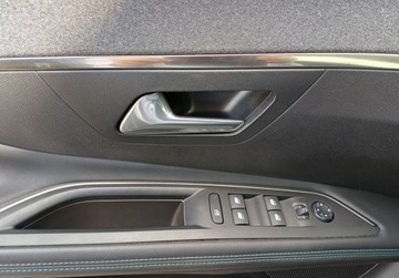 Peugeot 3008 II Plug-In Hybrid Facelifting 1.6 HYBRID 225KM 2021 Peugeot 3008 149 1.6 PureTech Hybrid PHEV Allure 225 KM I wl. FV23, zdjęcie 24