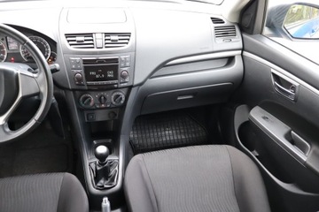 Suzuki Swift V Hatchback 5d 1.2 VVT 94KM 2013 Suzuki Swift 1.2, Salon Polska, Klima, zdjęcie 7