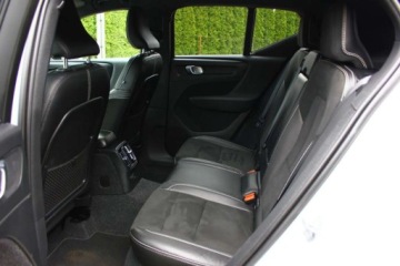 Volvo XC40 2020 Volvo XC 40 T5 PLUG IN HYBRID 262KM R-DESIGN Bezwypadkowy 100 Serwis FV23, zdjęcie 32