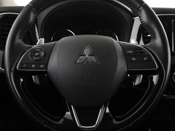 Mitsubishi Outlander III SUV Facelifting 2017 2.0 150KM 2017 Mitsubishi Outlander automat tempomat grzane, zdjęcie 20