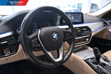 BMW Seria 5 G30-G31 Touring 518d 150KM 2020 BMW Seria 5 518dFotele SportoweOswietlenie WnetrzaDriving Assistant, zdjęcie 7