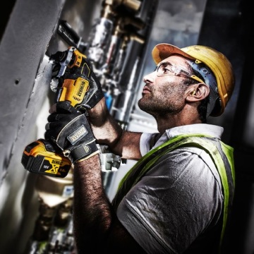 Многофункциональный инструмент 18В 2х4Ач DeWALT DCS356M2