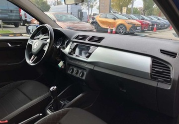 Skoda Fabia III Hatchback Facelifting 1.0 TSI 95KM 2020 Skoda Fabia Skoda Fabia 1.0 TSI Active Benzyna 95KM, zdjęcie 14