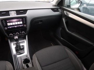 Skoda Octavia III Liftback Facelifting 1.5 TSI ACT 150KM 2019 Skoda Octavia 1.5 TSI, Salon Polska, Klima, zdjęcie 7