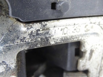 MERCEDES E TŘÍDA W211 ZÁMEK DVEŘE PRAVÝ PŘEDNÍ A2117701036