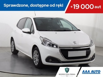 Peugeot 208 I Hatchback 5d Facelifting 1.2 PureTech 82KM 2019 Peugeot 208 1.2 PureTech, Salon Polska