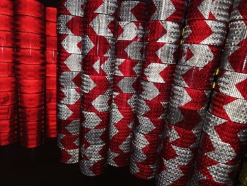 БЕЛАЯ КРАСНАЯ контурная светоотражающая ЛЕНТА для грузовиков сотовая 5М ПРЕДУПРЕЖДЕНИЕ