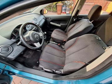 Mazda 2 II Hatchback 3d Facelifting 1.3 MZR 75KM 2012 Mazda 2 Klimatyzacja Serwisowany Garażowany Stan, zdjęcie 13