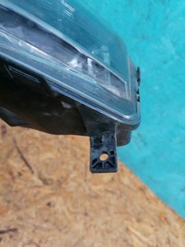 HALOGEN LEVÝ PRAVÝ VW CRAFTER II 2N0 AUKCE POZNAN