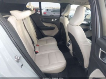 Volvo XC40 Crossover 2.0 T5 247KM 2019 Volvo XC 40 2019 r., 2,0L T5 MOMENTUM 2.0 Benzyna 247KM, zdjęcie 10