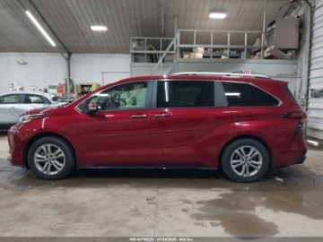 Toyota Sienna III 2023 Toyota Sienna Platinum 2023 2.5l 2.5 Hybryda 189KM, zdjęcie 2