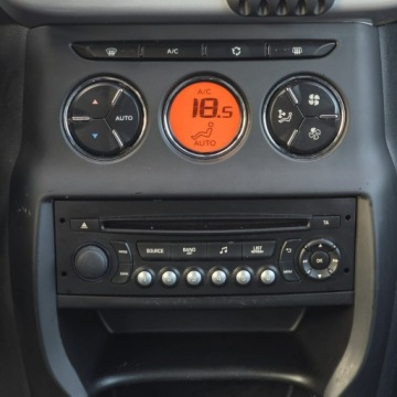 DS 3 Hatchback (Citroen) 1.2 VTi 82KM 2014 Citroen DS3 Pure Tech VTi 82 SoChic, zdjęcie 32