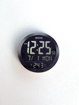 Миниатюрные электронные часы для кукольного домика.