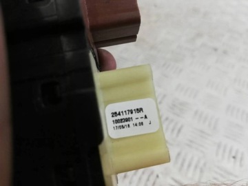 DACIA DUSTER II 2018 PŘEPÍNAČ SKEL LEVÝ PŘEDNÍ