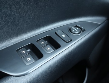 Kia Stonic Crossover 1.0 T-GDI 120KM 2020 Kia Stonic 1.0 T-GDI MHEV, Salon Polska, zdjęcie 12