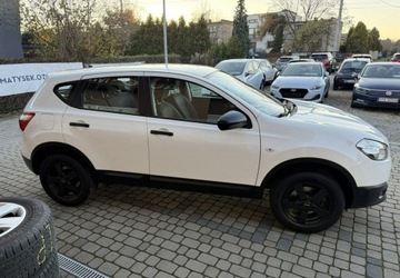 Nissan Qashqai I Crossover Facelifting  1.6 117KM 2013 Nissan Qashqai Rej.02.2014 1,6 117 Klimatyzacja Kola latozima 1.6 Benzyna, zdjęcie 4