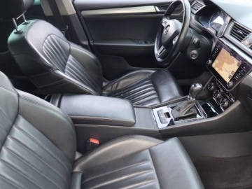 Skoda Superb III Liftback 1.6 TDI 120KM 2017 Skoda Superb 1.6 TDI, Automat, Skóra, Navi, Xenon, zdjęcie 8