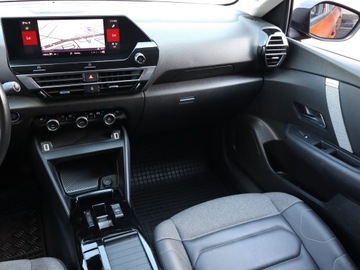 Citroen C4 III SUV 1.2 PureTech 156KM 2021 Citroen C4 1.2 PureTech, Salon Polska, Serwis ASO, zdjęcie 7