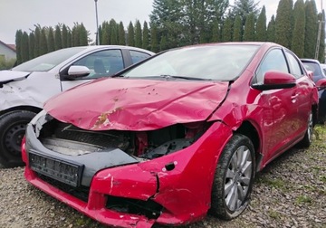 Honda Civic IX Hatchback 5d 1.6 i-DTEC 120KM 2013 Honda Civic 2013r, 1.6 Diesel. Uszkodzony lewy przod i tyl. 1.6 Diesel, zdjęcie 1