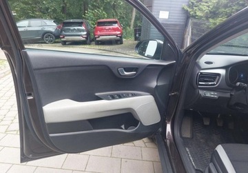 Kia Stonic Crossover 1.0 T-GDI 120KM 2019 Kia Stonic Climatronic Navi Kamera Szyberdach Tempomat Alu17 Dealer Kia, zdjęcie 9