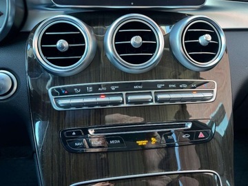 Mercedes GLC C253 SUV 2.1 220 d 170KM 2017 Mercedes-Benz GLC 2.2 diesel 170 KM automat 4 Matic salon Polska zami, zdjęcie 13