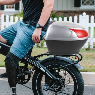 Багажник мотоцикла для скутера.