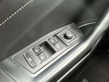 Volkswagen T-Roc I SUV Facelifting 1.5 TSI ACT 150KM 2024 Volkswagen T-Roc reflektory LED tempomat ACC podgrzewane fotele Digita, zdjęcie 10