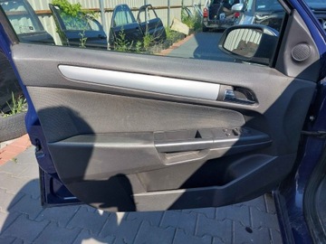 DVEŘE KOMPLETNÍ LEVÝ PŘEDNÍ OPEL ASTRA H III Z20Z