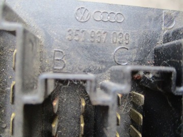 1015/5 БЛОК ПРЕДОХРАНИТЕЛЕЙ GOLF II GOLF III