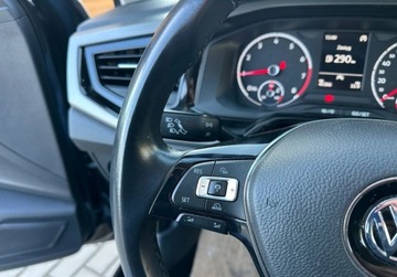Volkswagen Polo VI Hatchback 5d 1.0 TSI 95KM 2019 Volkswagen Polo R-line 1.0 benz. 95KM Gwarancja Zamiana Zarejestrowany 95KM, zdjęcie 9