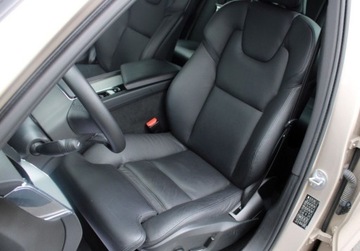 Volvo XC60 II 2023 Volvo XC 60 Volvo XC60 2.0 190KM A8 Plus Dark Salon PL FV23 Serwis ASO GWA, zdjęcie 13