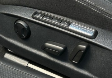 Volkswagen Passat B8 Limousine Facelifting 1.5 TSI EVO 150KM 2021 Volkswagen Passat Business Pakiet Travel Assist, ACC, ergoComfort z masaz, zdjęcie 32