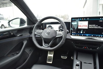 Volkswagen Passat B9 2024 Volkswagen Passat SalonPL 265KM 4x4 DSG R-line DCC Pakiety PANORAMA Kam.36, zdjęcie 10